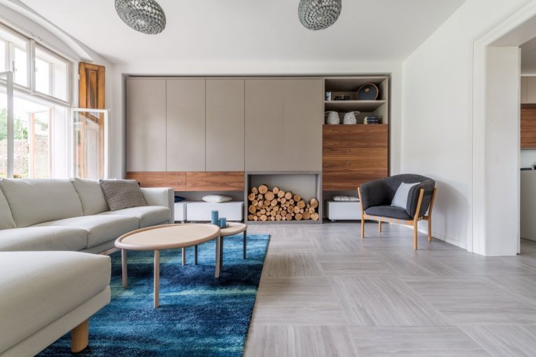 Statek postavený kolem roku 1880 měl typickou podobu české venkovské usedlosti, naším úkolem bylo zhostit se kompletní rekonstrukce interiérů.&nbsp;Požadavkem…