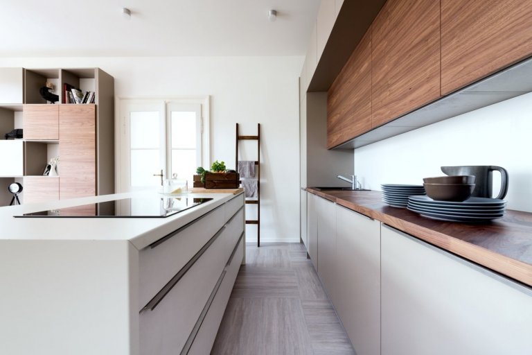 Statek postavený kolem roku 1880 měl typickou podobu české venkovské usedlosti, naším úkolem bylo zhostit se kompletní rekonstrukce interiérů.&nbsp;Požadavkem…