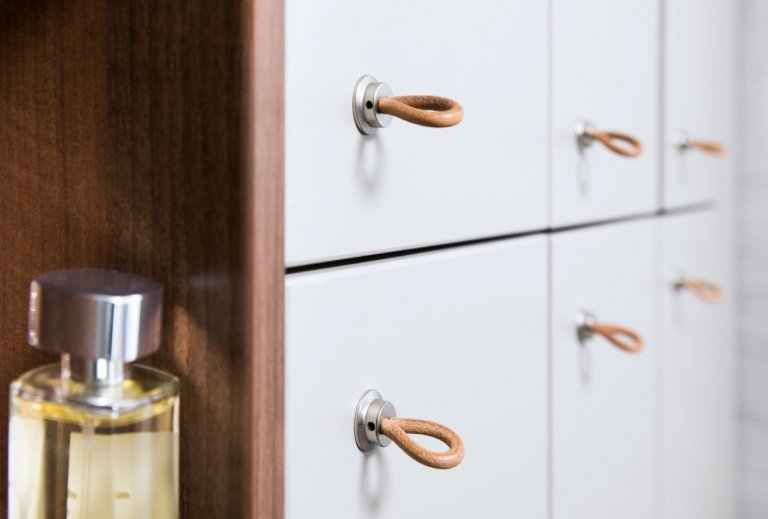 Statek postavený kolem roku 1880 měl typickou podobu české venkovské usedlosti, naším úkolem bylo zhostit se kompletní rekonstrukce interiérů.&nbsp;Požadavkem…