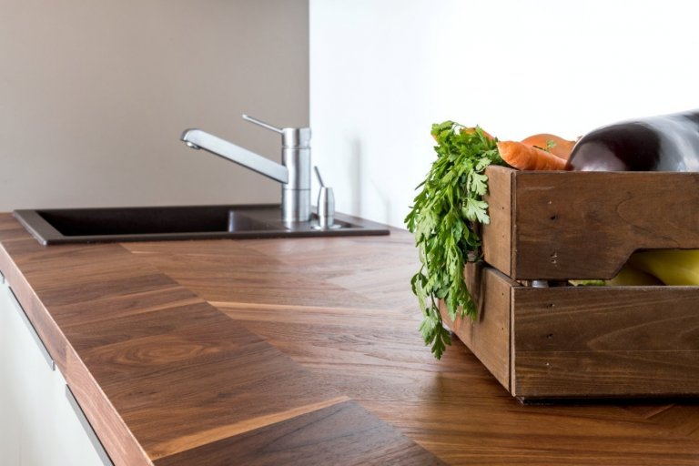 Statek postavený kolem roku 1880 měl typickou podobu české venkovské usedlosti, naším úkolem bylo zhostit se kompletní rekonstrukce interiérů.&nbsp;Požadavkem…