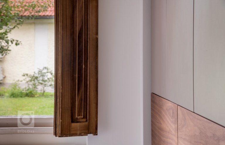 add picture to album