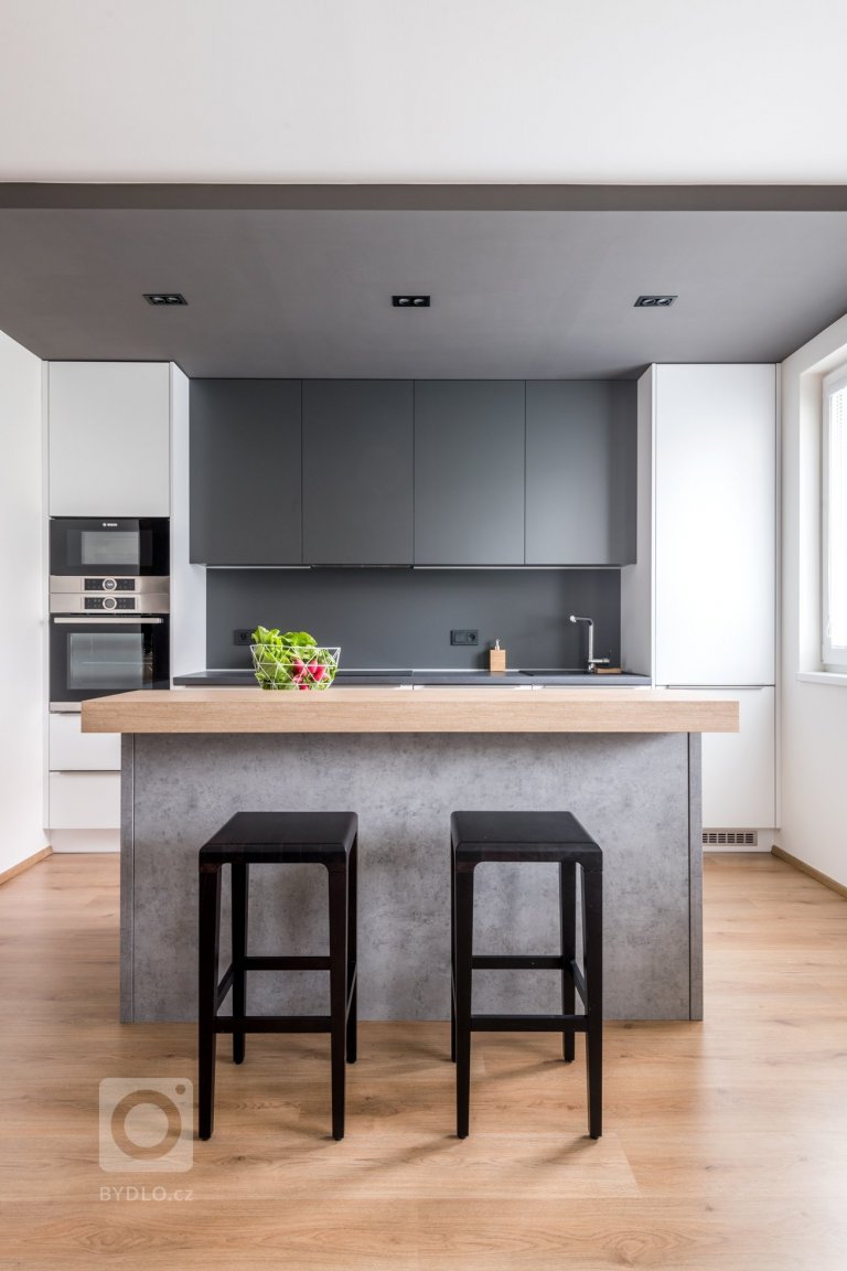 add picture to album