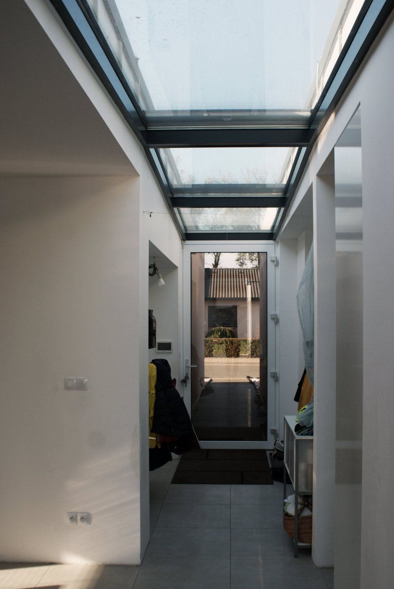 Zadáním, byl návrh interiéru obývacího pokoje, do již naprojektovaného bungalovu. Projekt byl ovšem tak špatný, že by mu správně umístěná pohovka stejně…