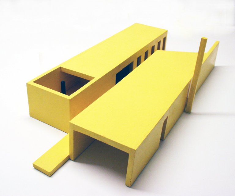 Zadáním, byl návrh interiéru obývacího pokoje, do již naprojektovaného bungalovu. Projekt byl ovšem tak špatný, že by mu správně umístěná pohovka stejně…